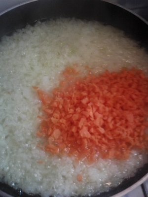 Ardei umpluti si sos