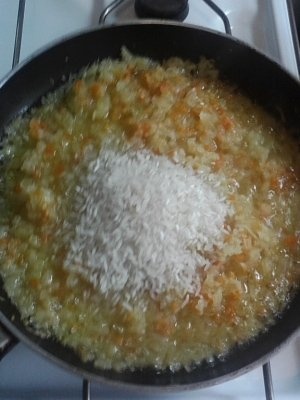 Ardei umpluti si sos