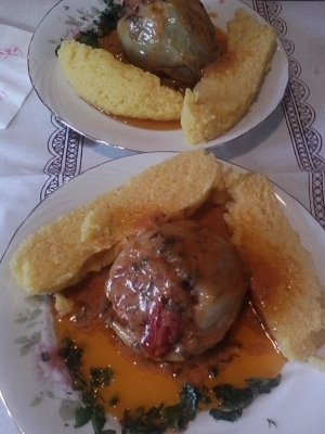 Ardei umpluti si sos