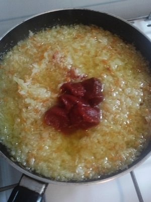 Ardei umpluti si sos