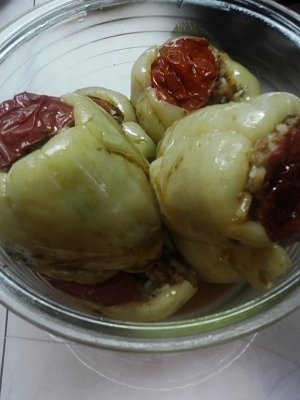 Ardei umpluti si sos