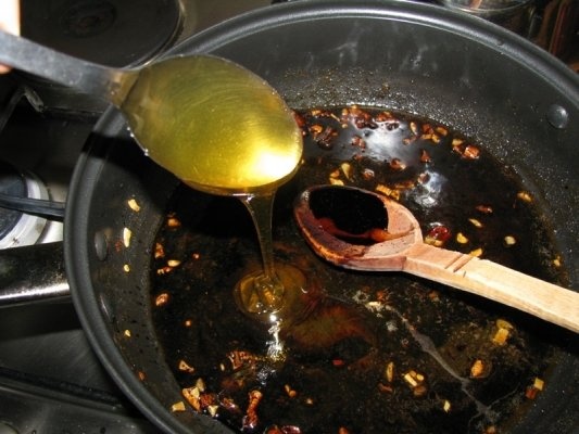 Fasole verde si telina cu sos dulce-acrisor