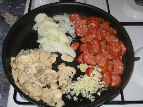 Carnaciori cu penne si ciuperci