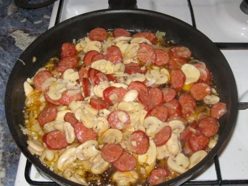 Carnaciori cu penne si ciuperci