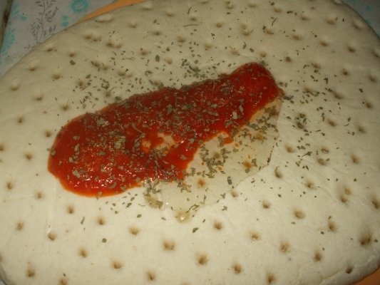 Pizza cu blat semipreparat