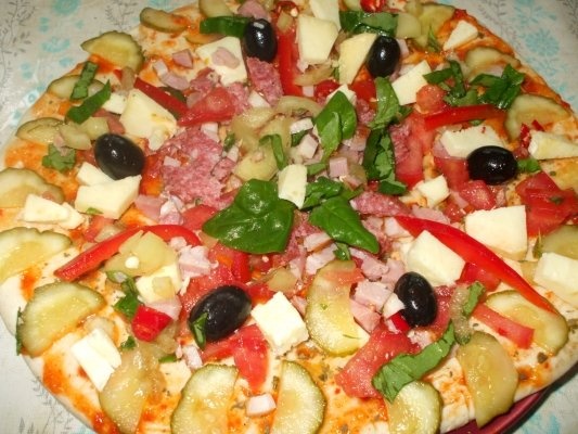 Pizza cu blat semipreparat