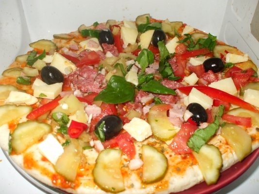 Pizza cu blat semipreparat