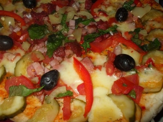 Pizza cu blat semipreparat