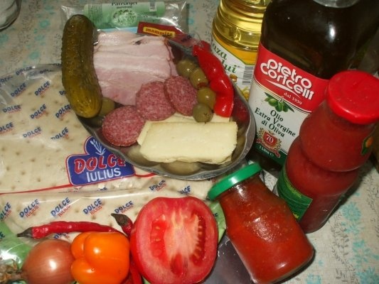 Pizza cu blat semipreparat