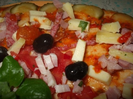 Pizza cu blat semipreparat