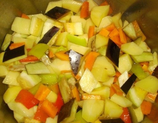 Mancare de  Legume cu costita afumata