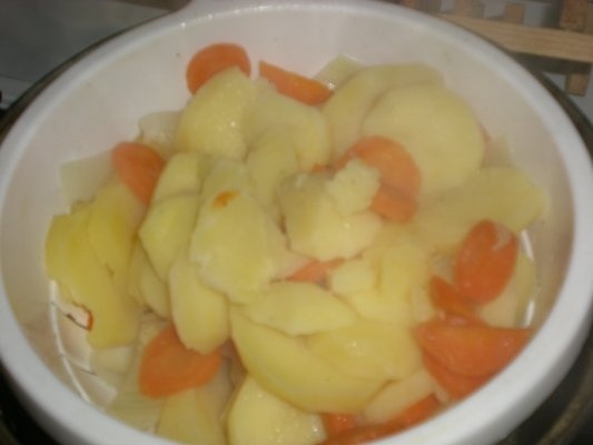 Pulpe de curcan la cuptor cu legume si zatar