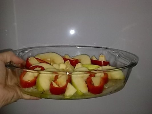 File de cod cu garnitura de gutui si ardei gras rosu