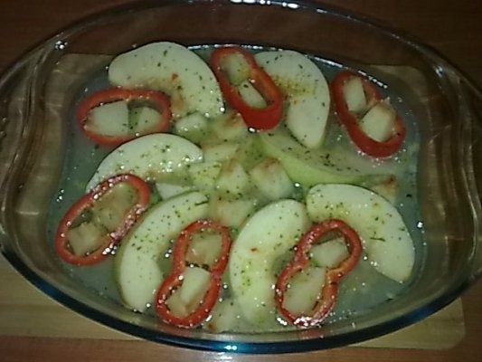 File de cod cu garnitura de gutui si ardei gras rosu