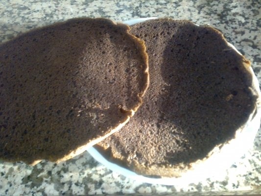 Pandispan cu chantilly de ciocolata