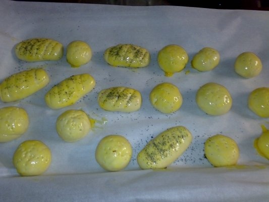 Chifle cu lapte si mac panini