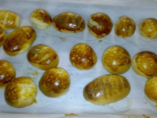 Chifle cu lapte si mac panini