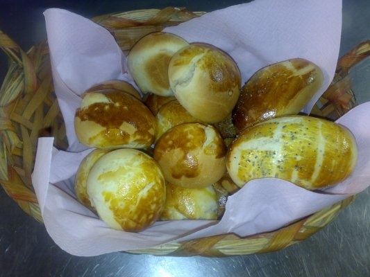 Chifle cu lapte si mac panini