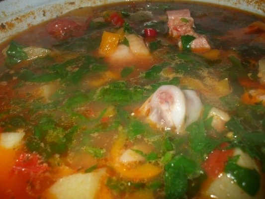 Mancare de pui cu costita si cartofi