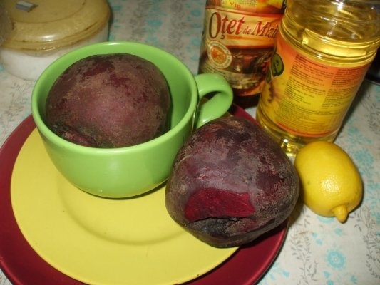 Salata de sfecla rosie