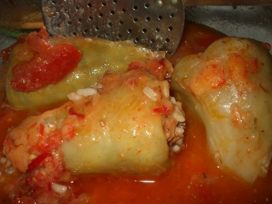 Ardei umpluti cu curcan la microunde