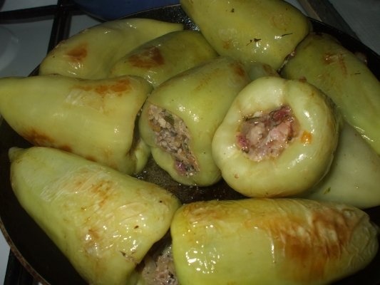 Ardei umpluti cu curcan la microunde