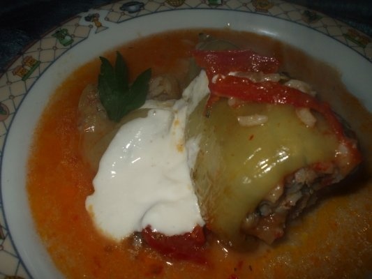 Ardei umpluti cu curcan la microunde