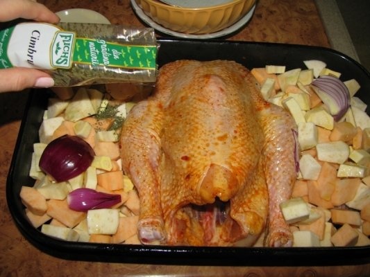 Pui la cuptor si legume glazurate cu miere