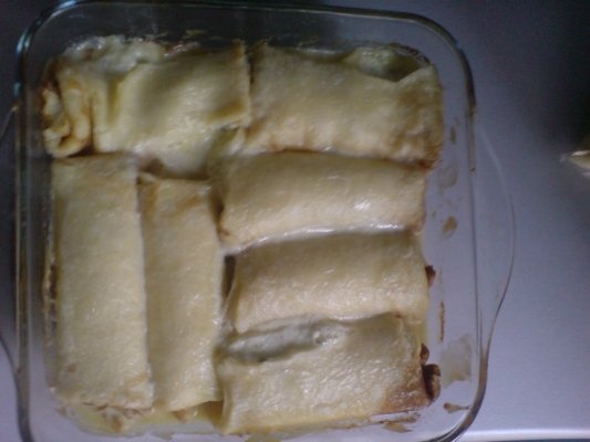 Clatite cu branza la cuptor