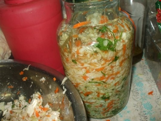 Varza tocata murata la borcan