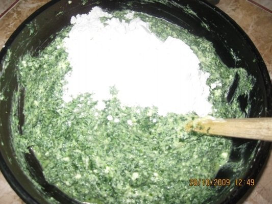 Rulada cu spanac si branza de vaci