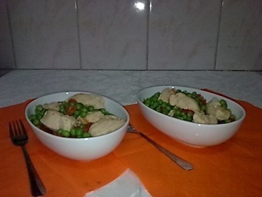 Piept de pui cu mazare