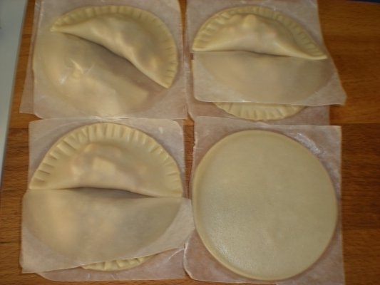 Empanadillas de atun (placinta de ton)