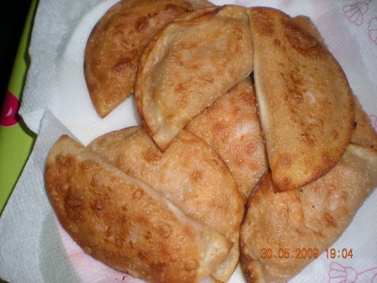 Empanadillas de atun (placinta de ton)