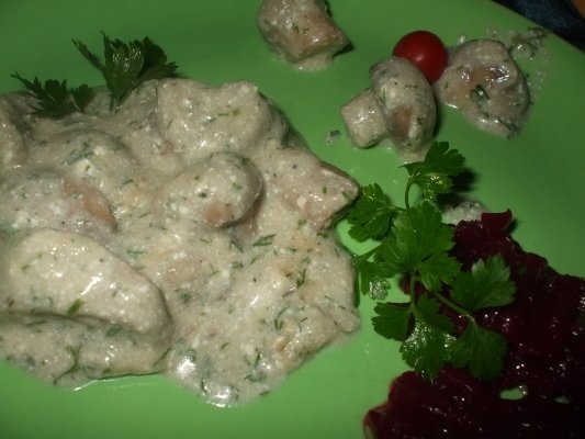 Ciuperci cu cascaval, branza topita si smantana