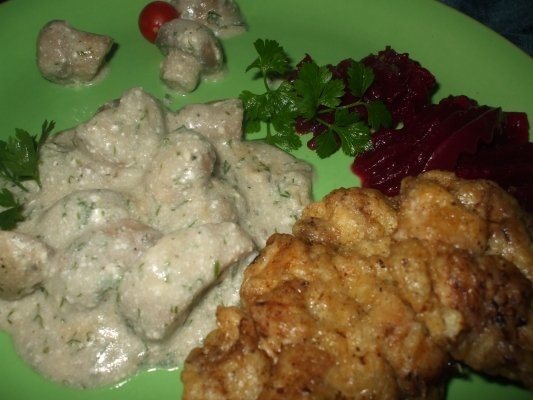 Ciuperci cu cascaval, branza topita si smantana