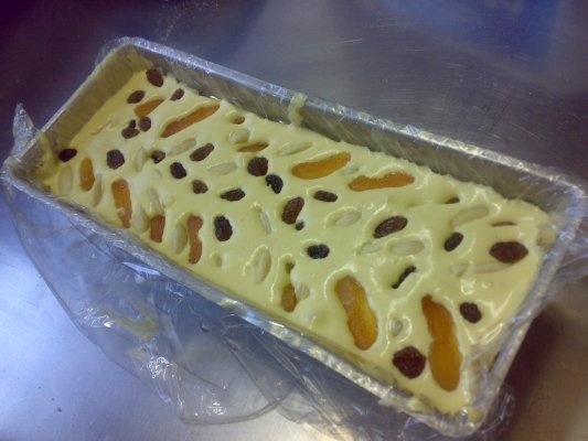 Semifreddo cu fructe uscat, alune si nuci