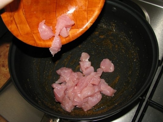 Curry de curcan cu cartofi dulci si lapte de cocos