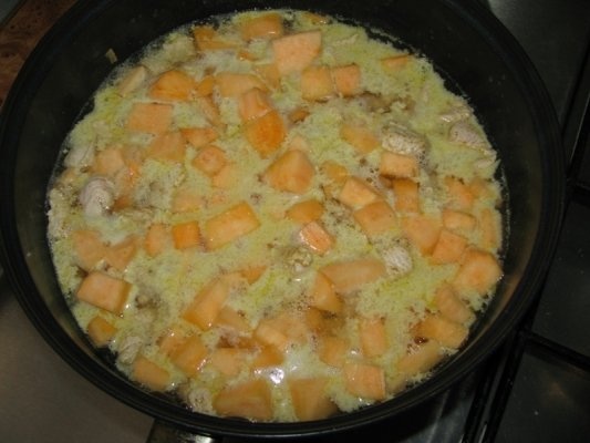 Curry de curcan cu cartofi dulci si lapte de cocos