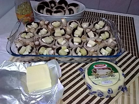 Ciuperci cu unt si cascaval