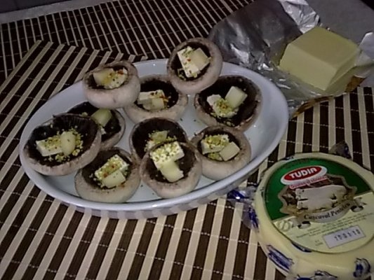 Ciuperci cu unt si cascaval