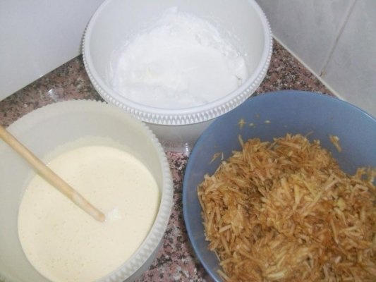 Mere rase in coca de clatite