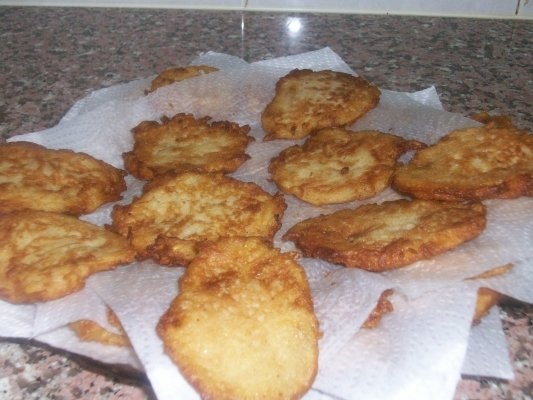 Mere rase in coca de clatite