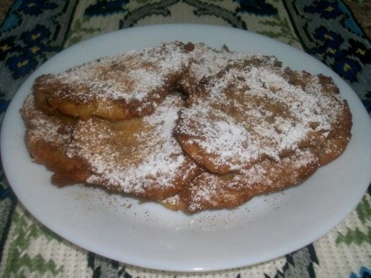 Mere rase in coca de clatite