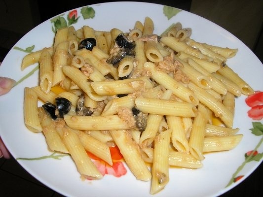 Penne cu ton si masline