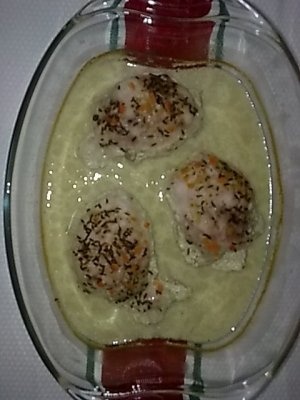 Medalion de curcan cu sos de unt, lamaie si chimen