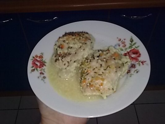 Medalion de curcan cu sos de unt, lamaie si chimen