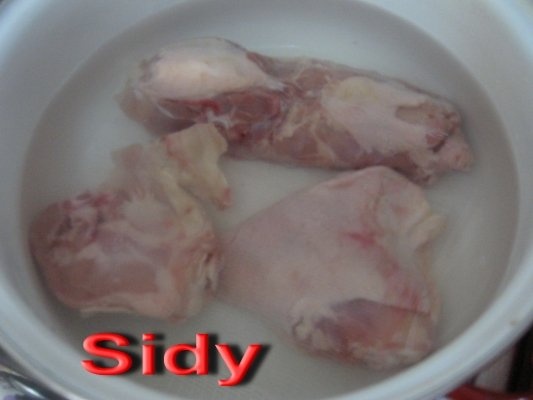 Zama cu tascute de casa