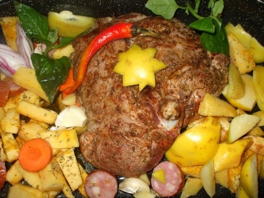 Coq au vin cu curcan, dovleac si gutui