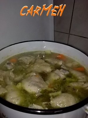 Supa din copanele de pui cu galusti.